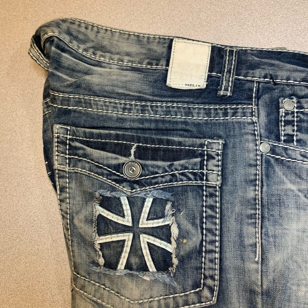 Helix relaxed boot-cut 36x32 designer jeans.